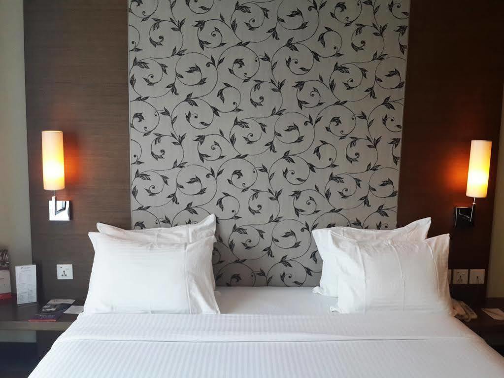 Hotel Grand Eska & Batam 4*